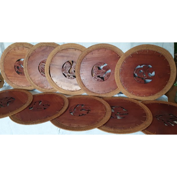 Balinesisk Dkkeserviet i tr 