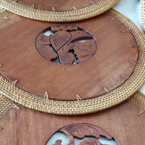 Balinesisk Dkkeserviet i tr 