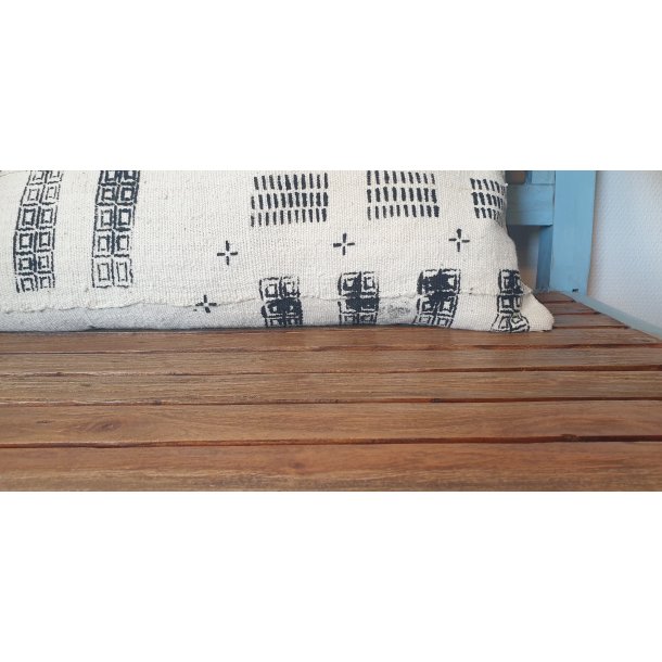 Hvid/sort Bogolan pude 38x64cm