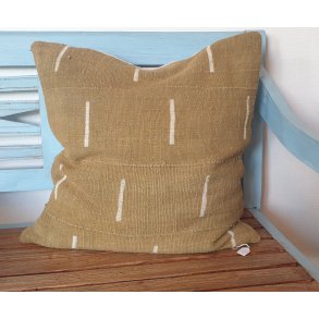 Sennepsfarvet Bogolan pude 50x50 cm