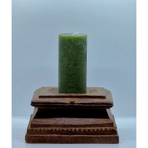 Gammel trbase som bloklysstage