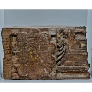 Gammel trbase som bloklysstage