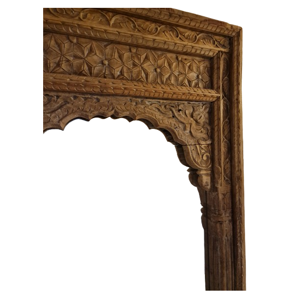 Stort spejl med udsk�ringer i tr� 