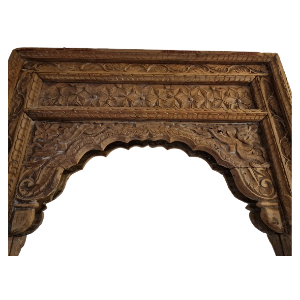 Stort spejl med udsk�ringer i tr� 