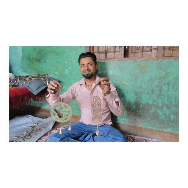 Hamsah�nd Vindspil i gylden metal