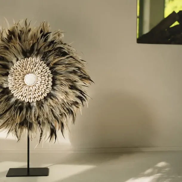 Fjerdekoration p fod  la Jujuhat 40cm. Gr