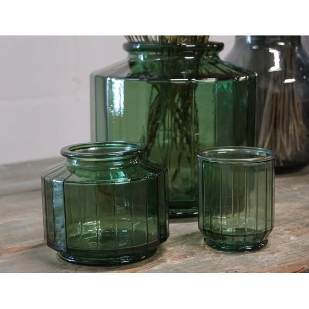 Kantet glasvase grn