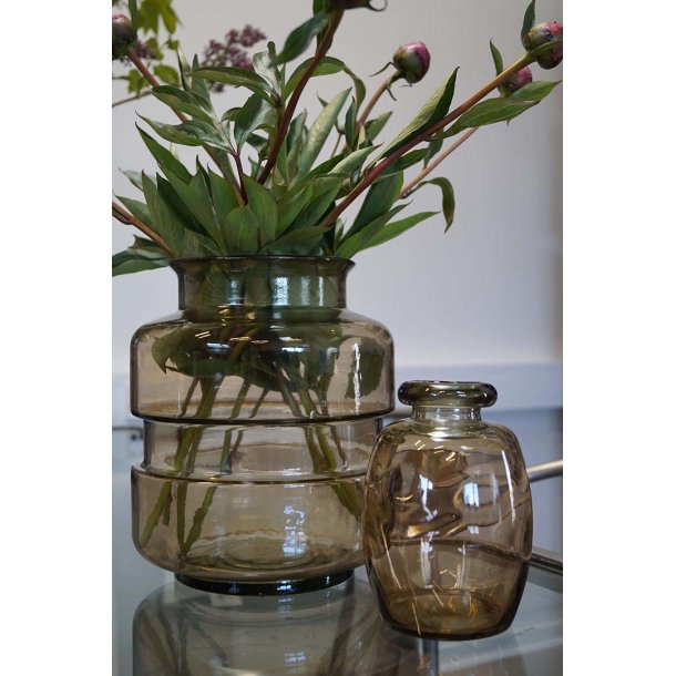 Shape glasvase rgfarvet