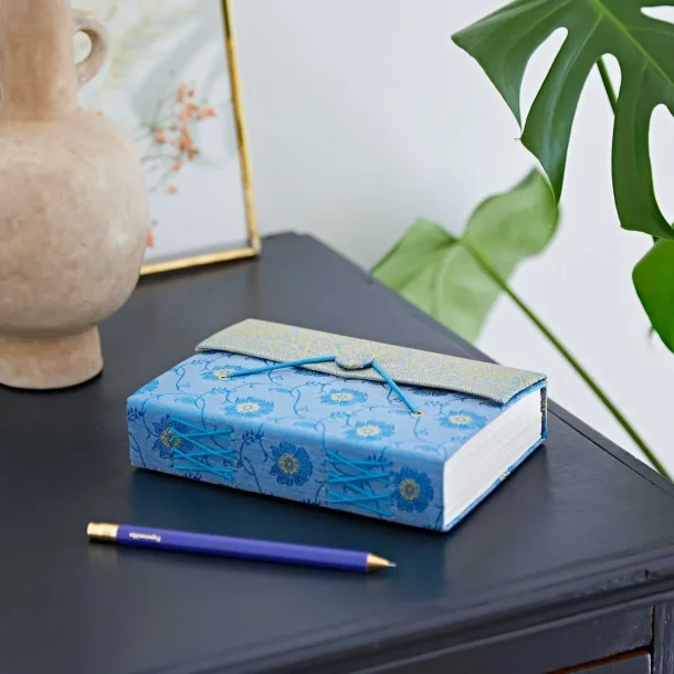 Sari notesbog medium