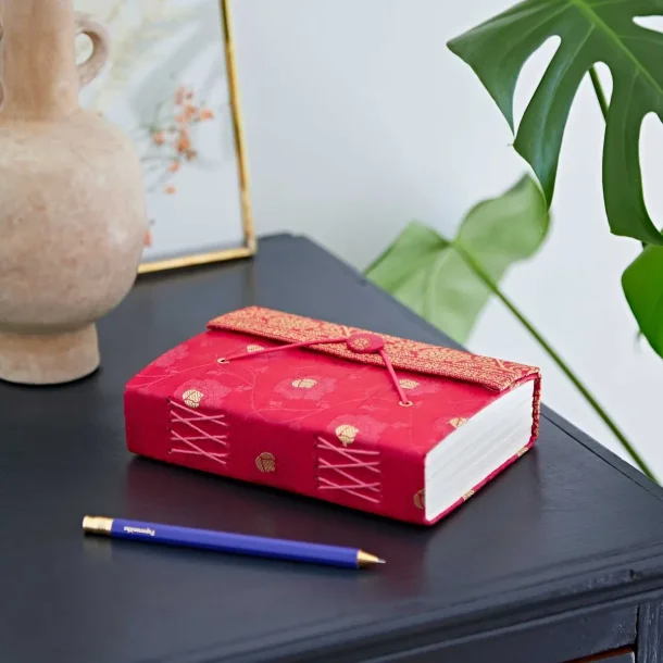 Sari notesbog medium