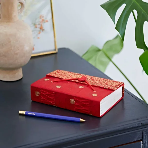 Sari notesbog medium