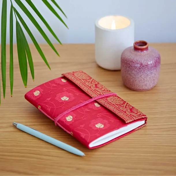 Sari lommebog  i flere farver