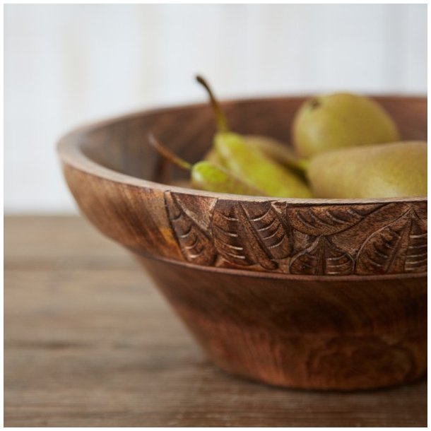 Smuk h�ndudsk�ret tr�sk�l med udsk�ret bladmotiv