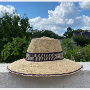 Flettet hat fra Ghana traditionel natur/sort